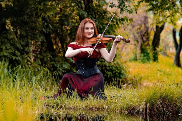 Violinist Ivana 1